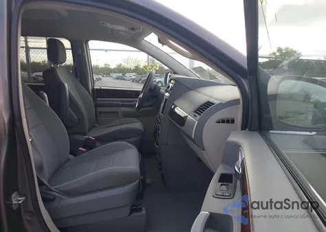 2010 Chrysler Town & Country Touring from USA, damaged, VIN 2A4RR5D12AR300279